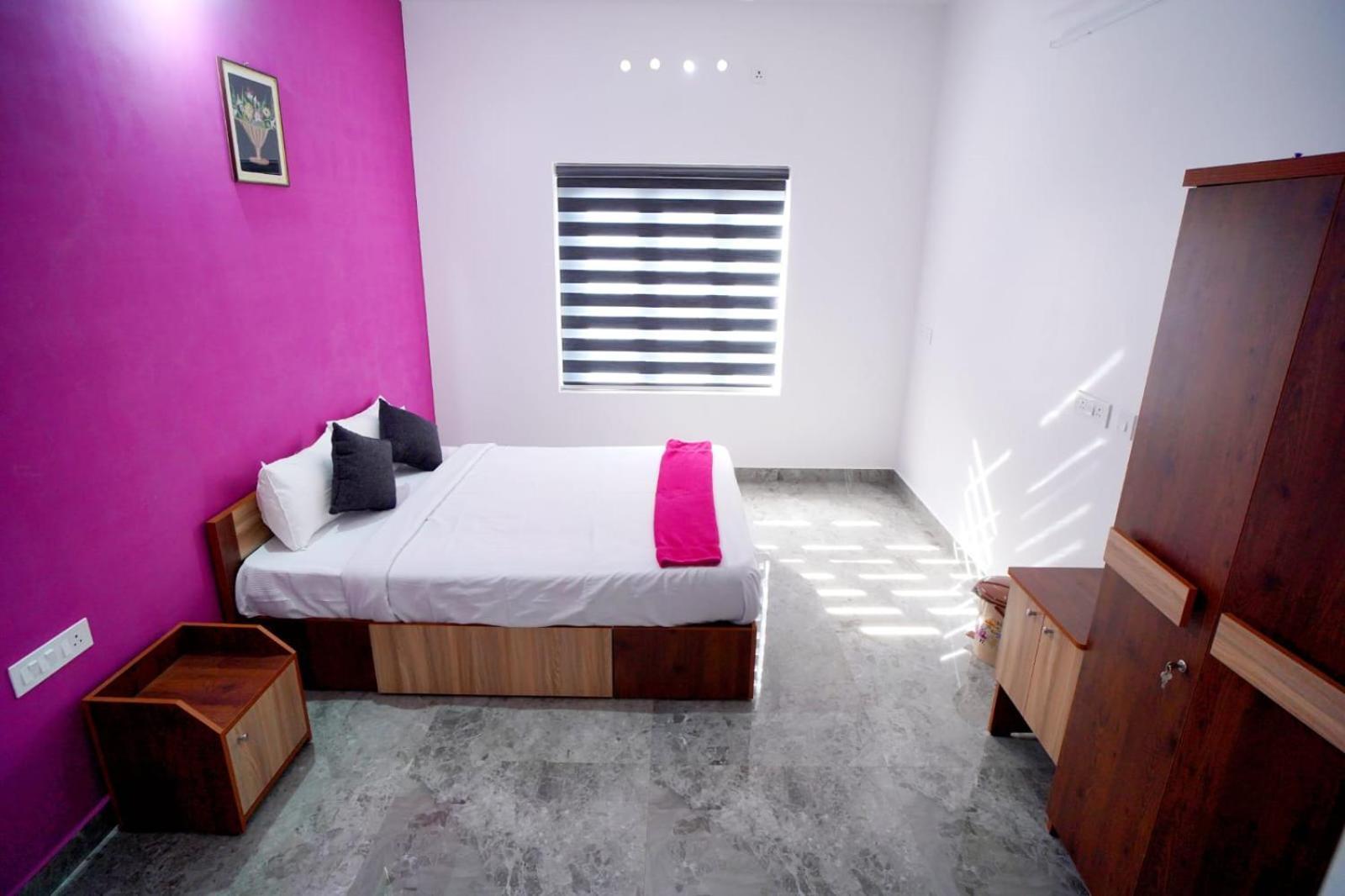 Vaishnavam Double Bedroom Villa Thekkady Esterno foto
